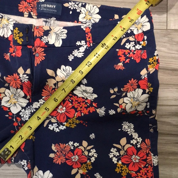 Old Navy Capris - Picture 7 of 7